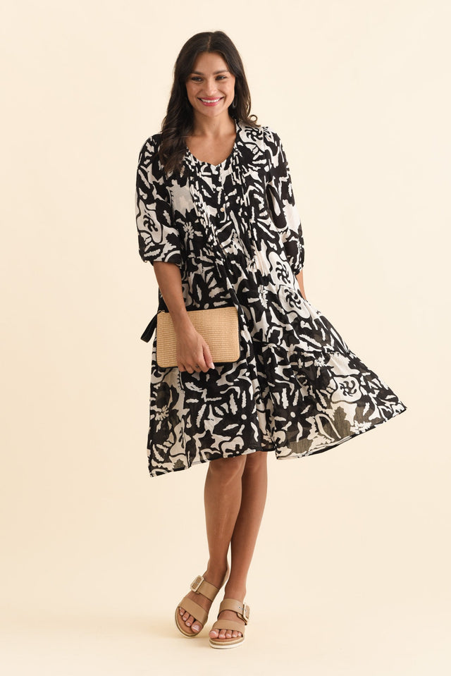 alt text|model:Brontie