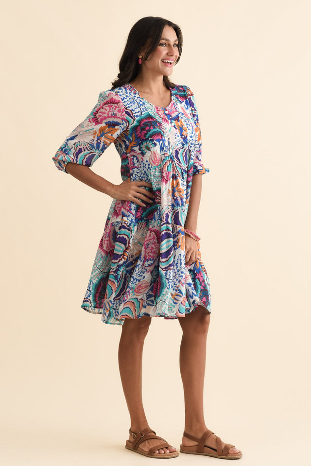 alt text|model:Brontie image 4