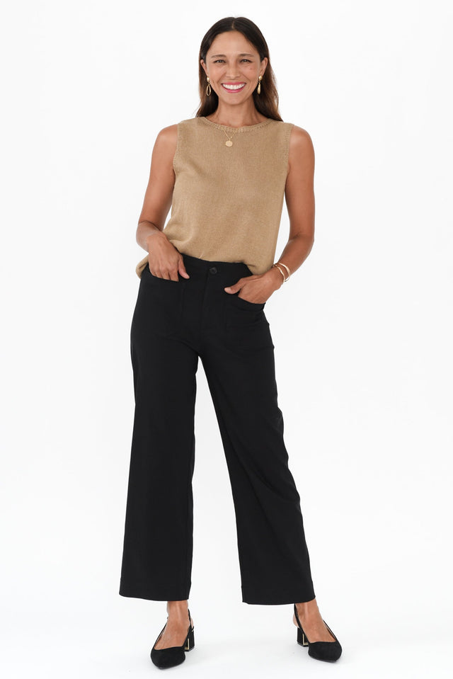 alt text|model:Cara image 7