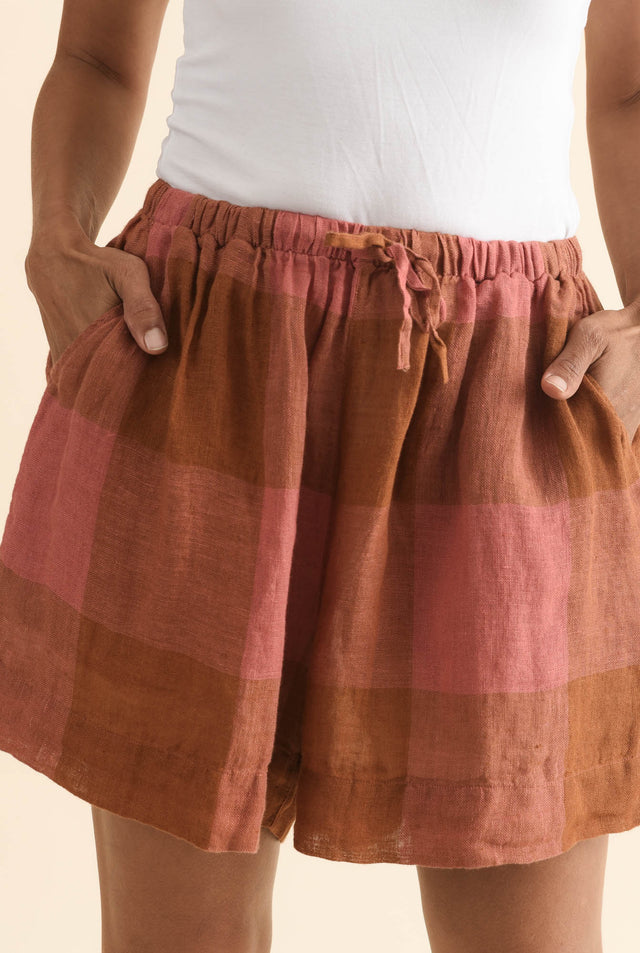 alt text|model:Cara image 6