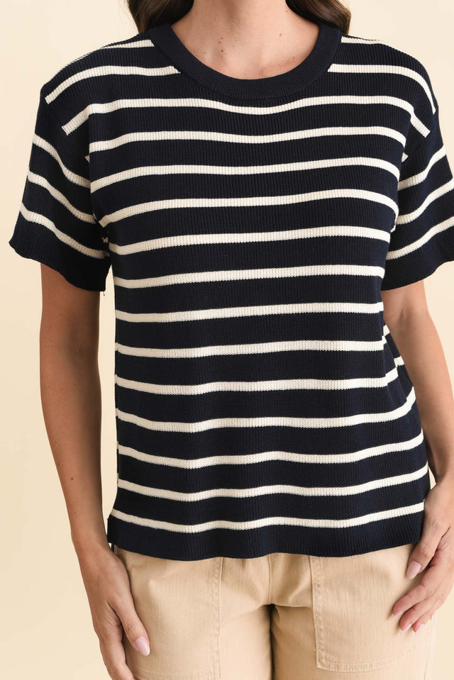 alt text|model:MJ image 6