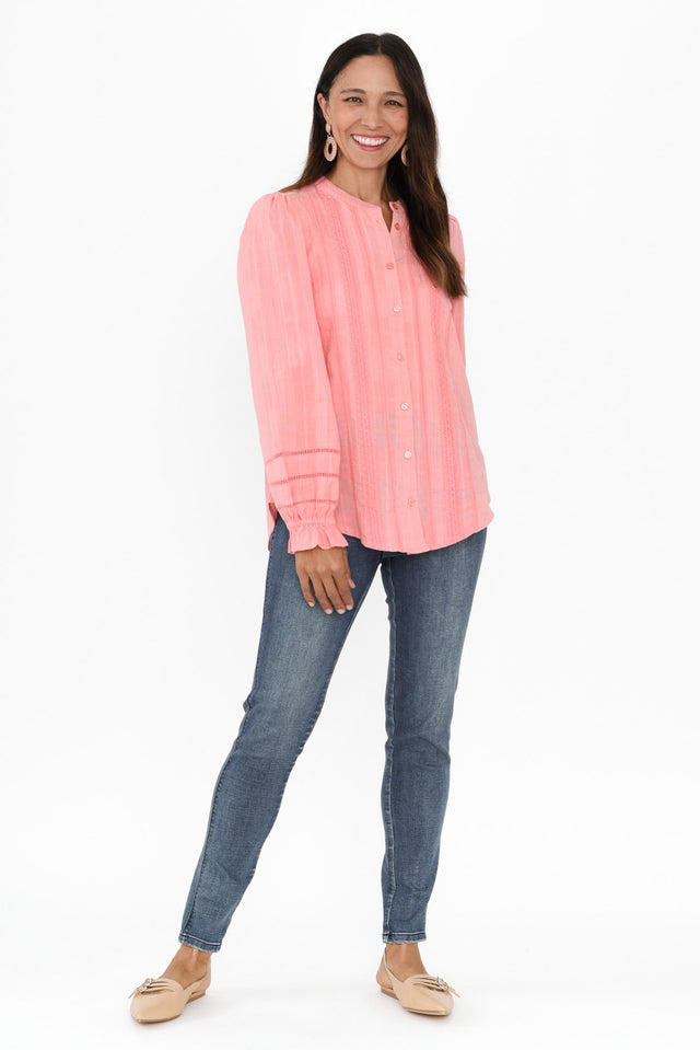 alt text|model:Cara image 7