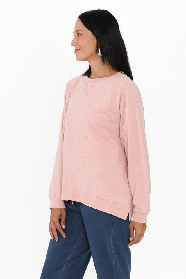 alt text|model:Cara image 4