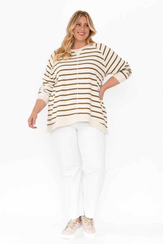 alt text|model:Caitlin image 9