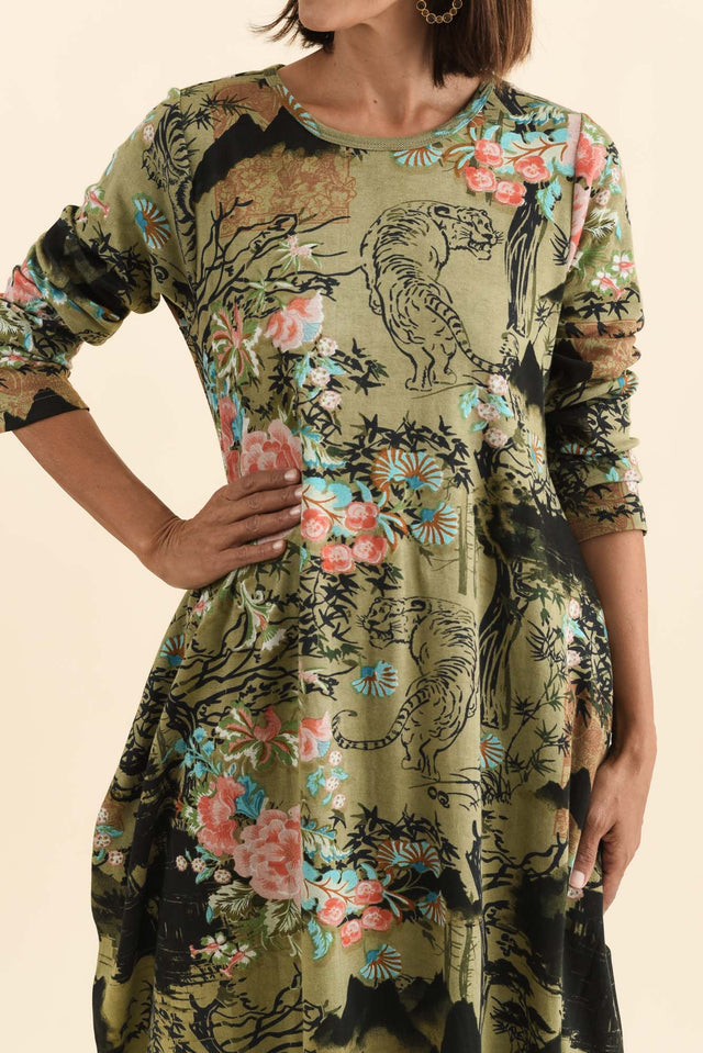 alt text|model:Cara image 5