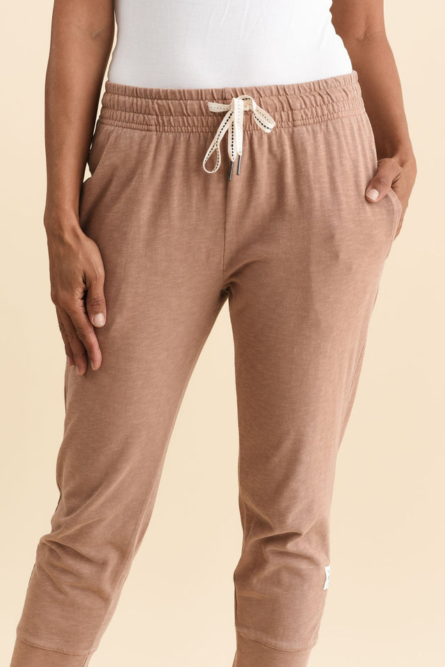 alt text|model:Cara image 7