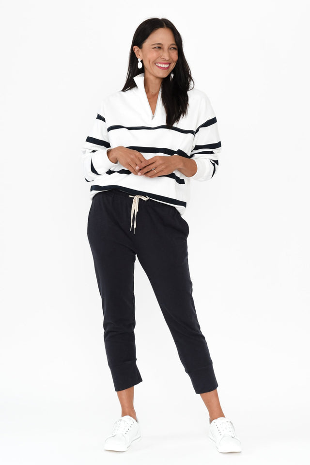 alt text|model:Cara image 4