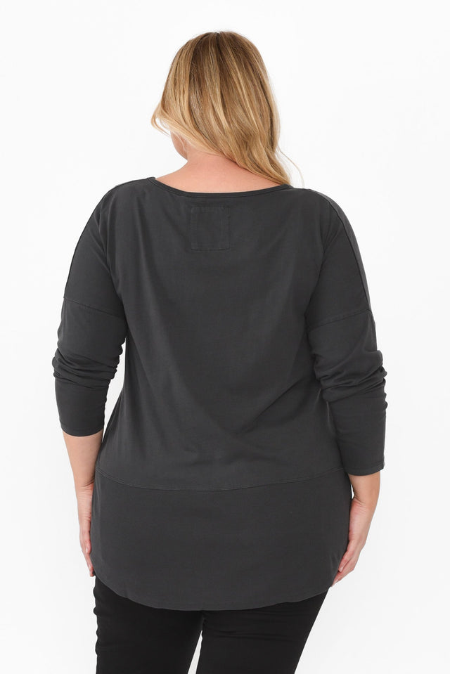 alt text|model:Caitlin image 10