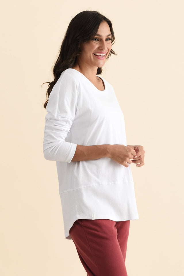 alt text|model:Brontie image 5