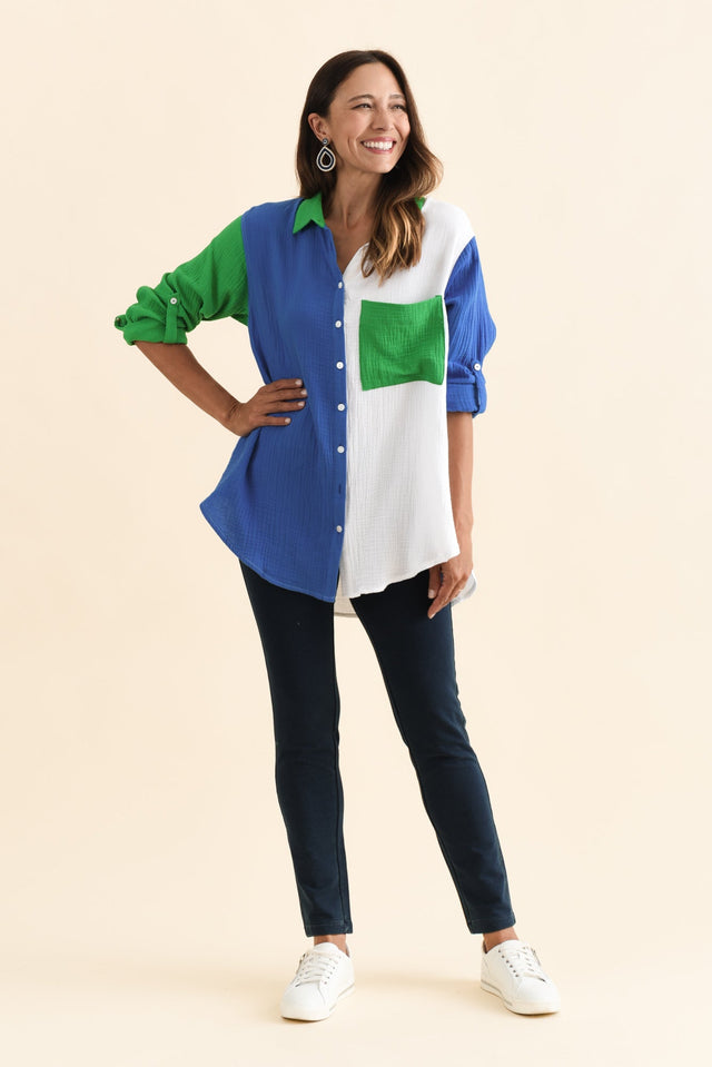 alt text|model:Cara image 3