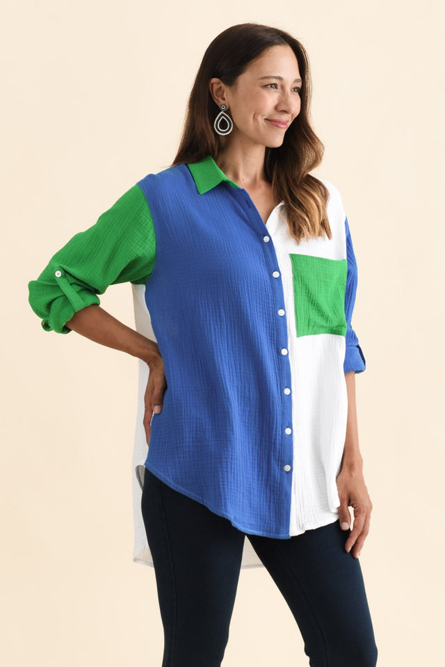 alt text|model:Cara image 4