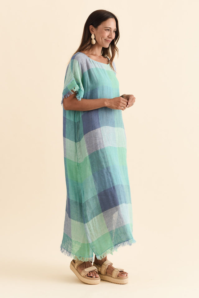 alt text|model:Cara image 4