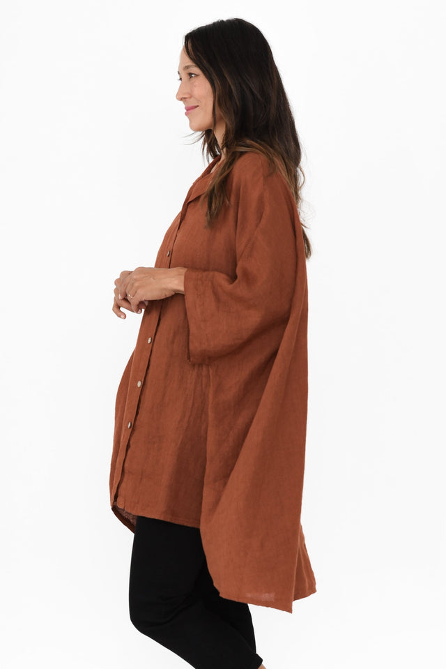 alt text|model:Cara image 4