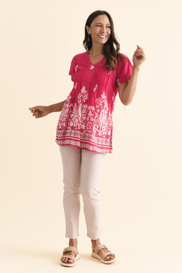 alt text|model:Cara image 7