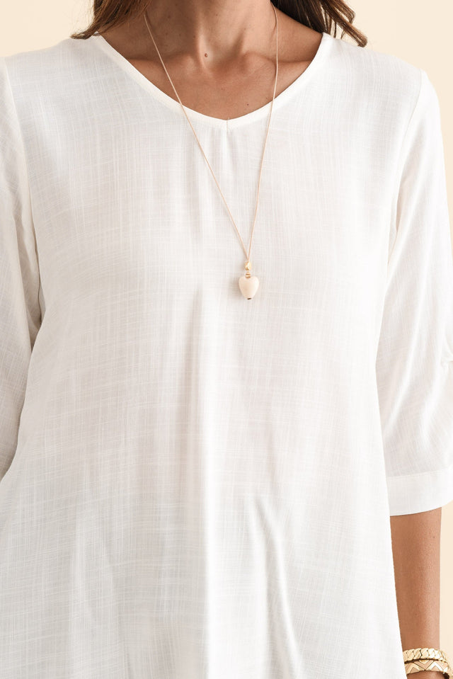 alt text|model:Cara image 6