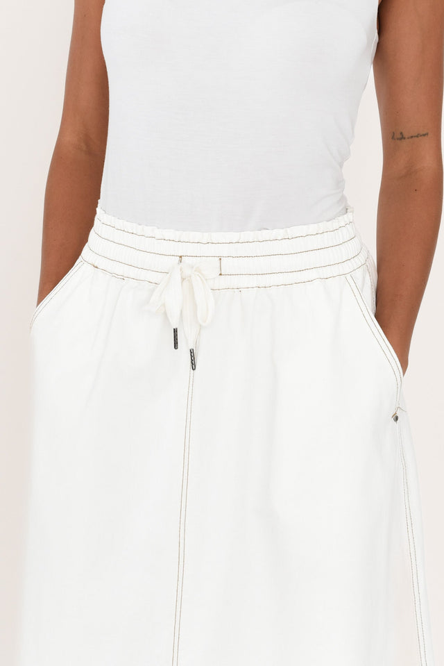 alt text|model:Brontie image 7