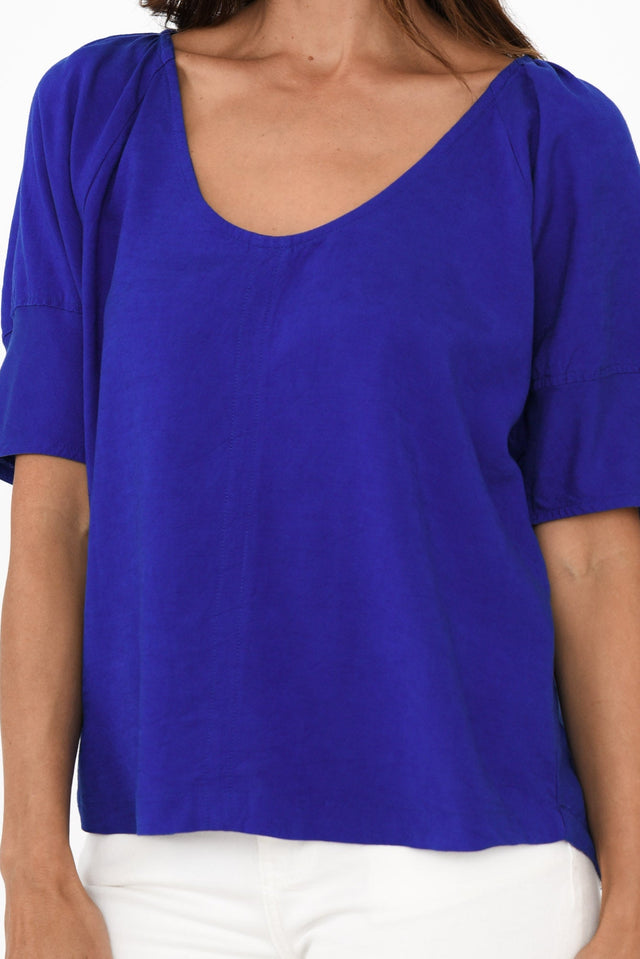 alt text|model:Cara image 6