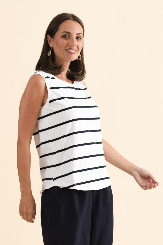 alt text|model:MJ image 3