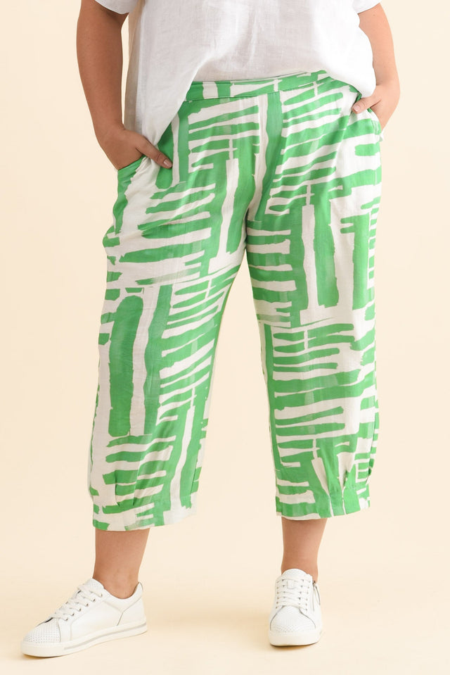 plus-size,curve-bottoms,plus-size-pants,alt text|model:Gabby image 9