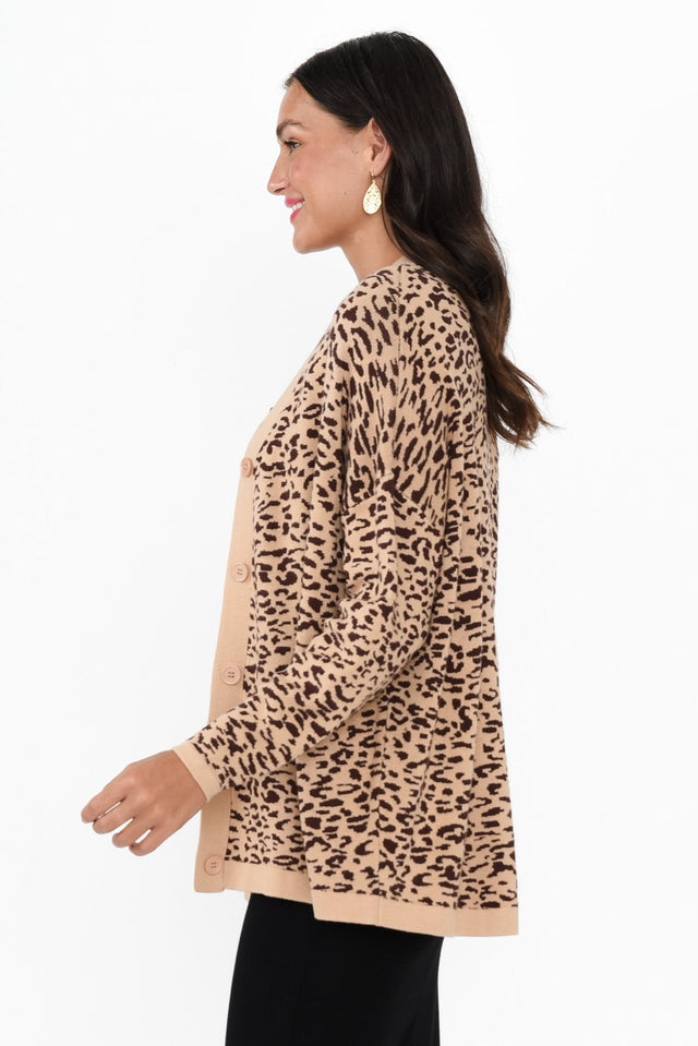 alt text|model:Brontie image 5