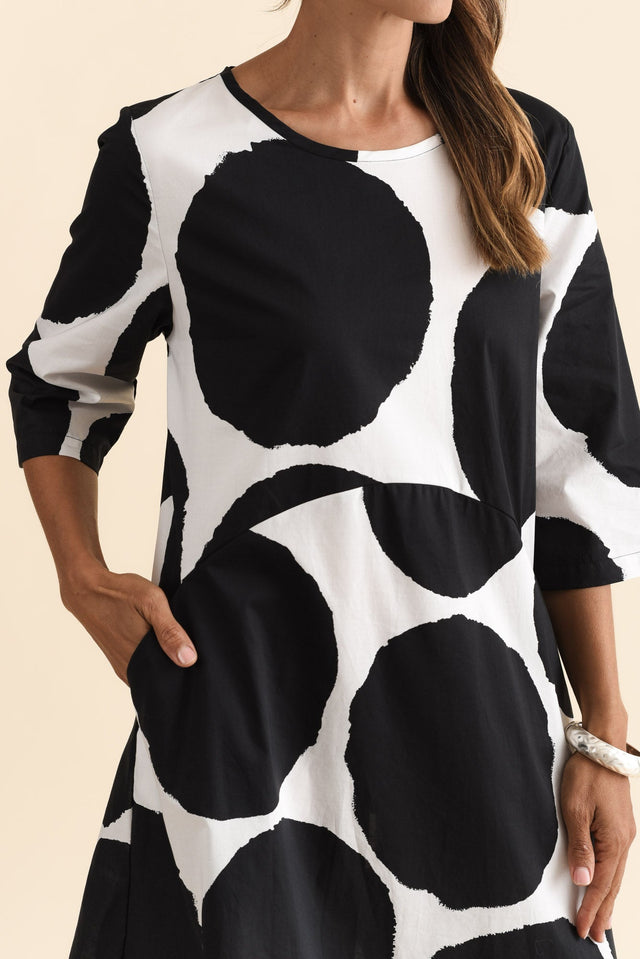 alt text|model:Cara image 6