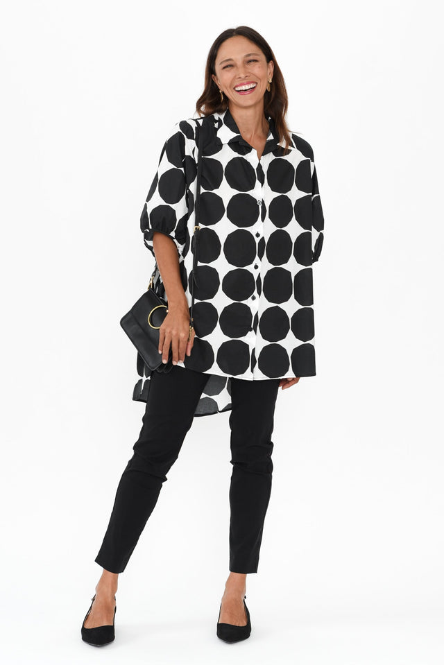 alt text|model:Cara image 4