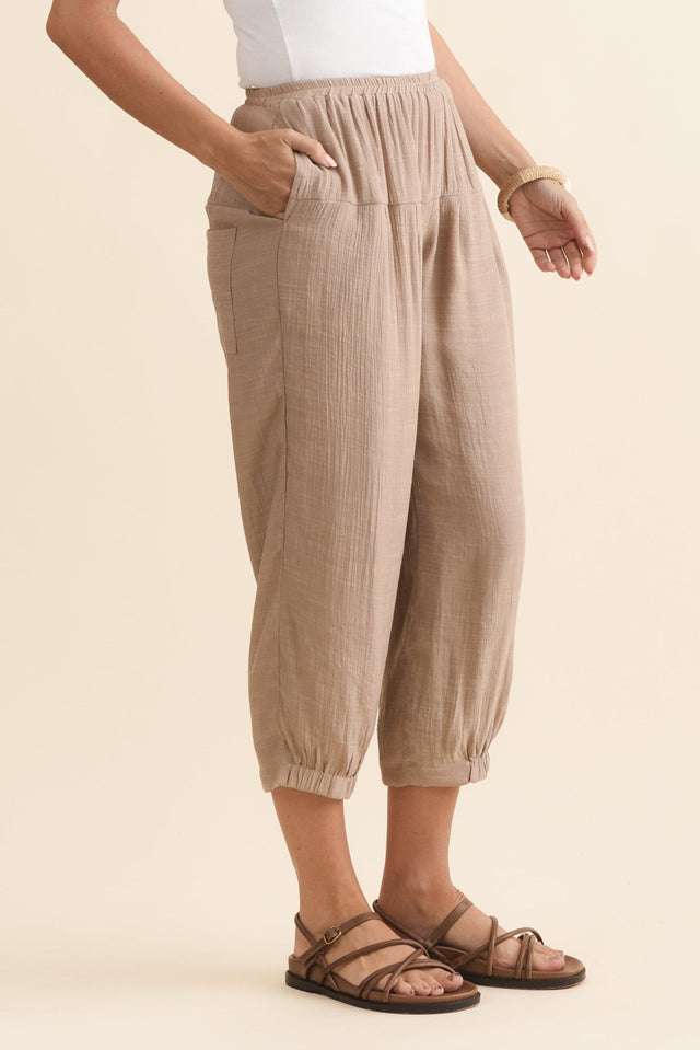 alt text|model:MJ image 3