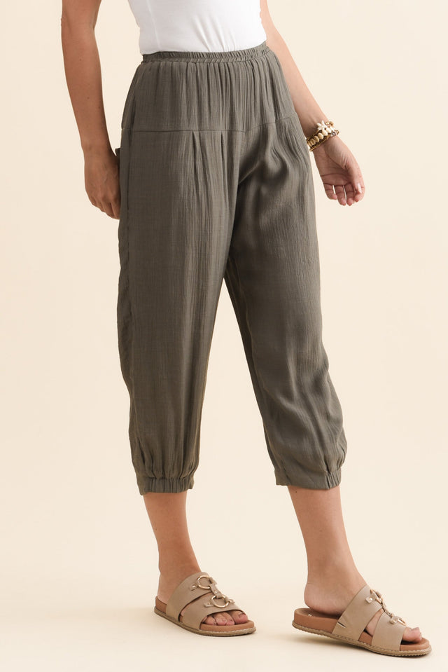 alt text|model:MJ image 3