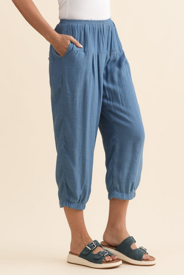 alt text|model:MJ image 3