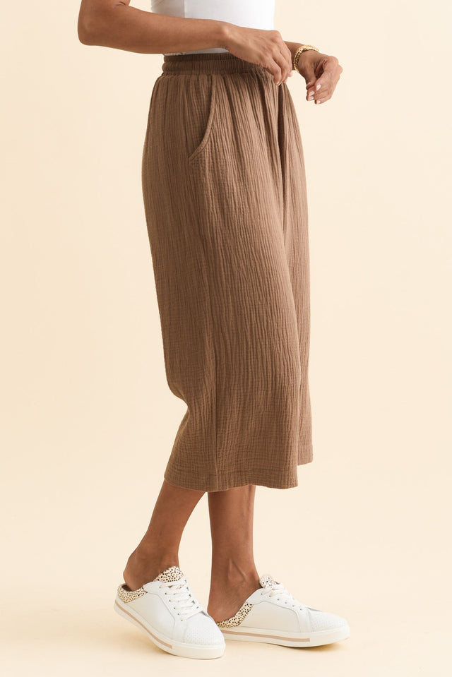 alt text|model:Cara image 5