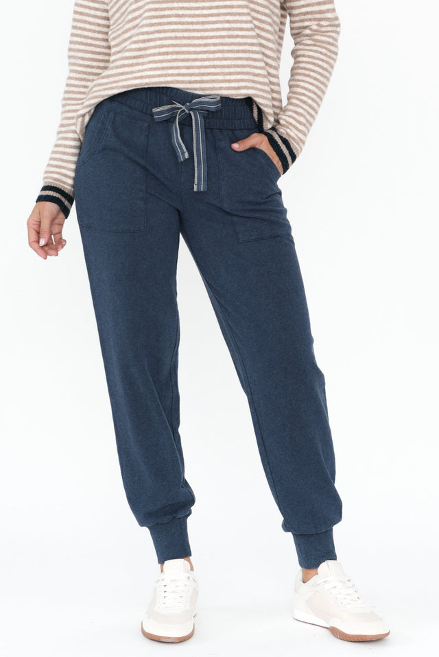 alt text|model:Brontie