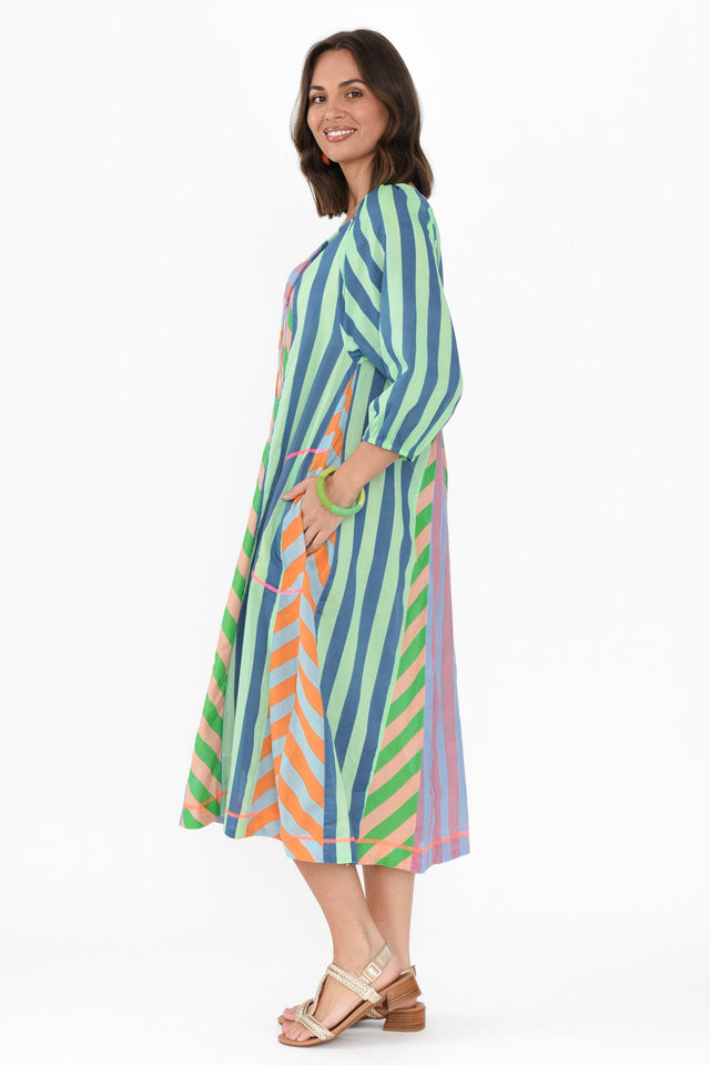 alt text|model:MJ image 4