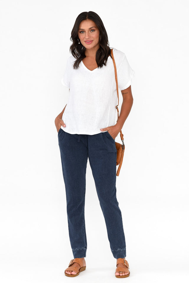 alt text|model:Brontie