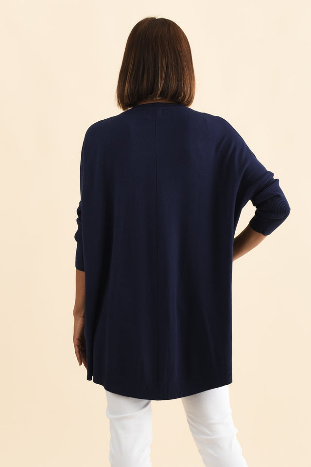 alt text|model:Cara image 6