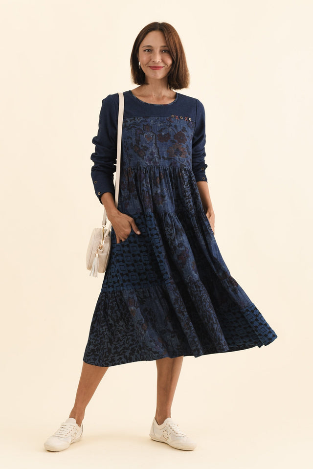 alt text|model:Cara image 1