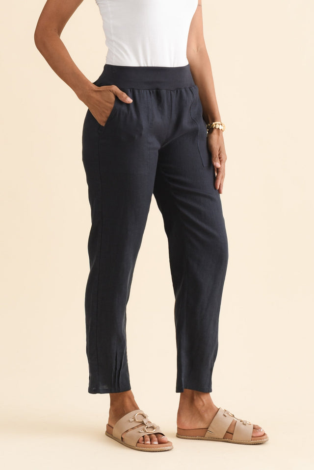 alt text|model:Cara image 4