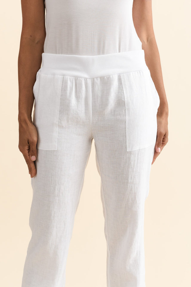 alt text|model:Cara image 5