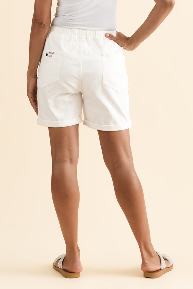 alt text|model:Cara image 6