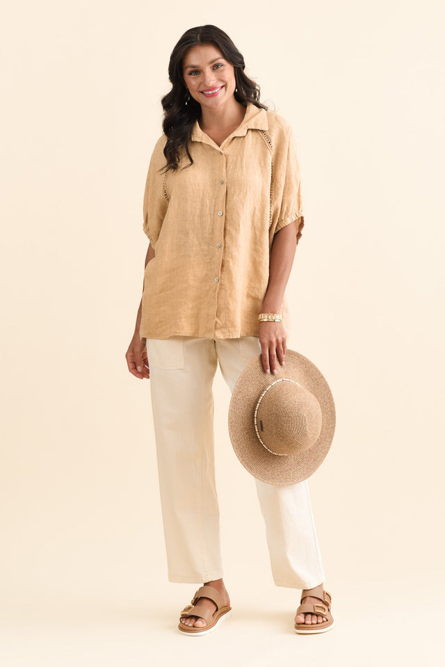 alt text|model:Brontie image 3