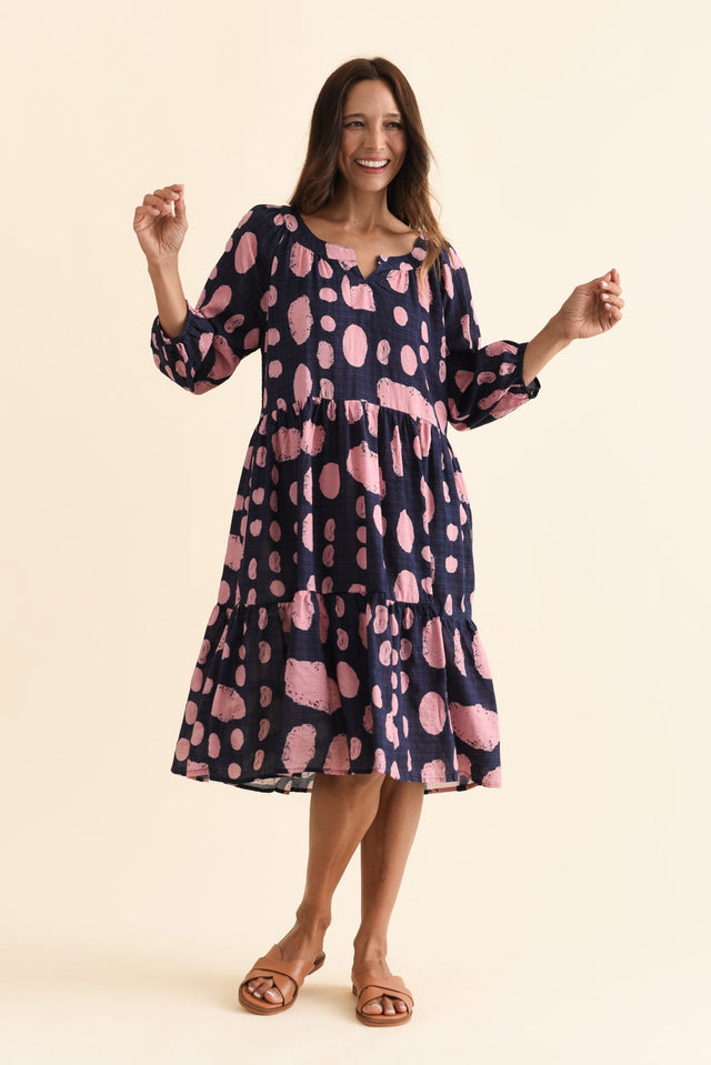 alt text|model:Cara image 3