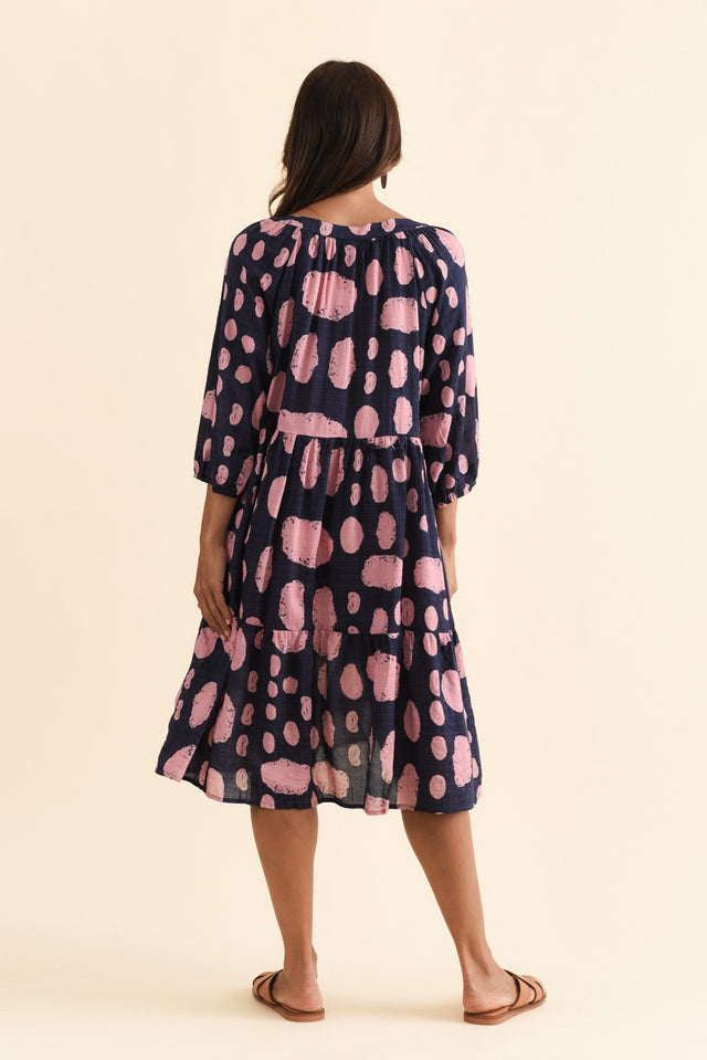 alt text|model:Cara image 5