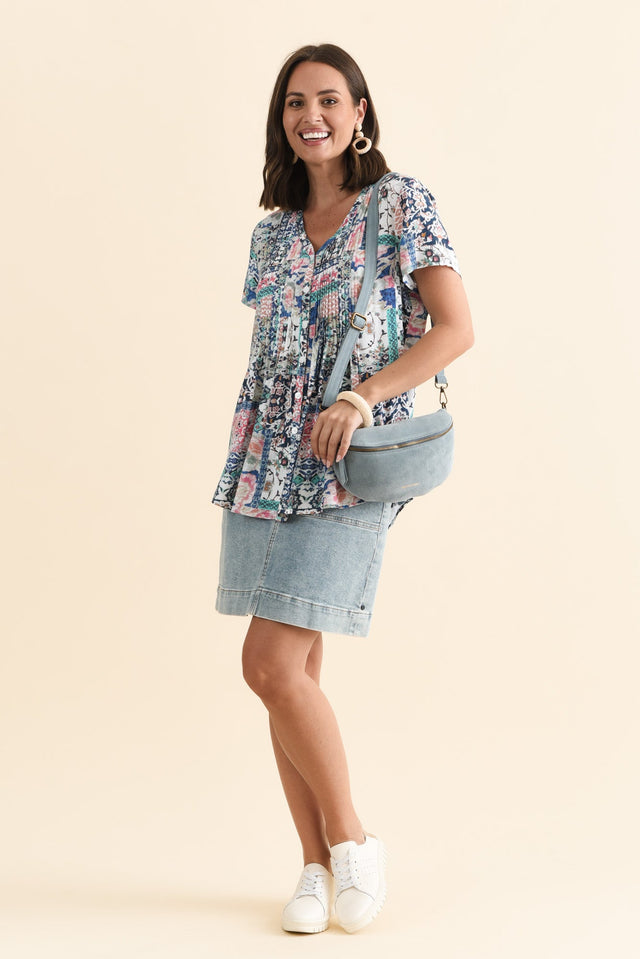 alt text|model:MJ image 3