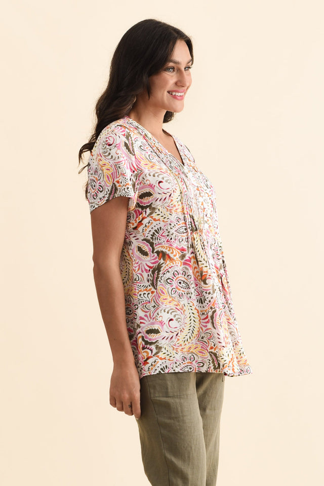 alt text|model:Brontie image 4