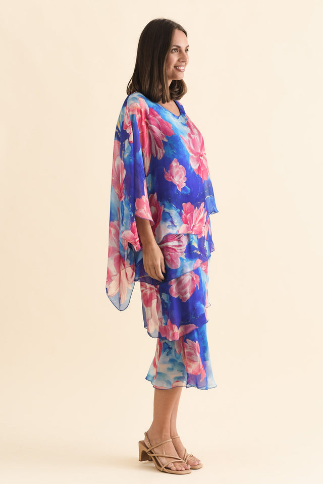 alt text|model:MJ image 4