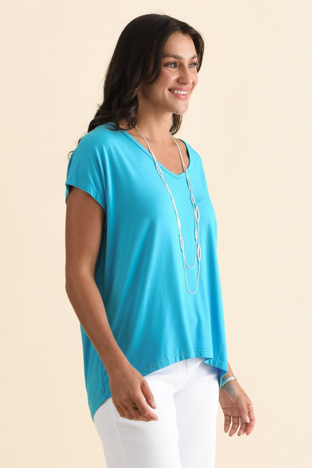 alt text|model:Brontie image 4