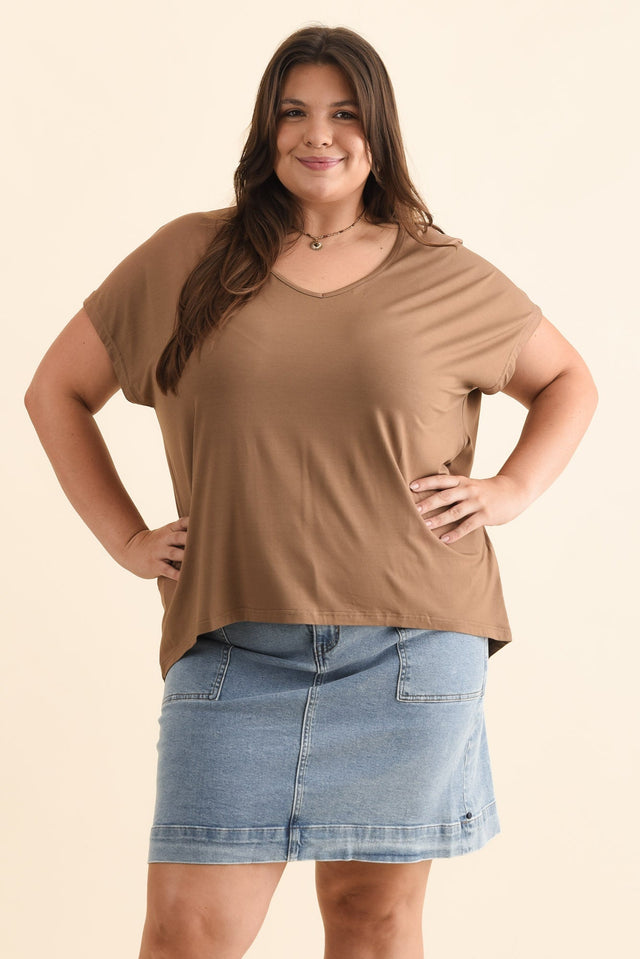 plus-size,curve-tops,alt text|model:Gabby image 9