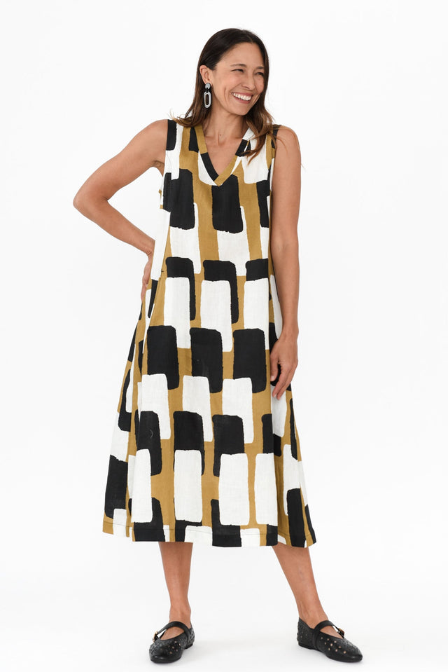 alt text|model:Cara image 3