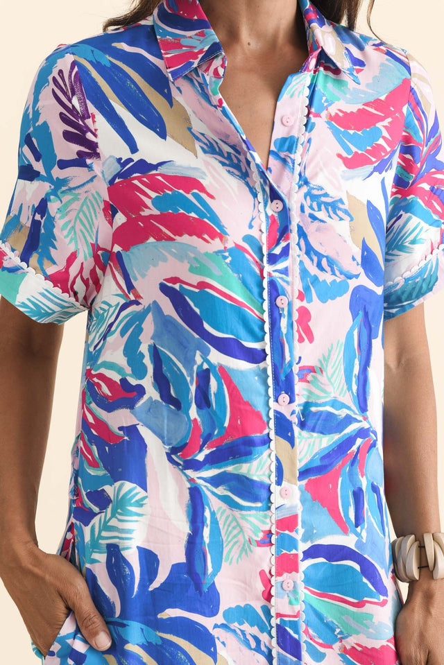 alt text|model:Cara image 7