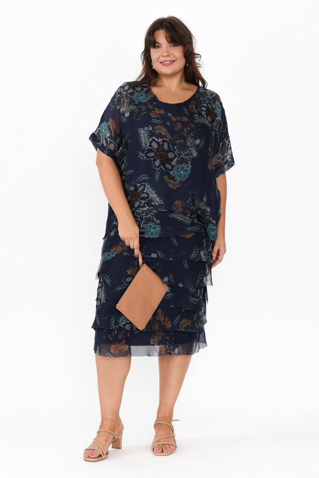 plus-size,curve-dresses,plus-size-sleeved-dresses,plus-size-midi-dresses,plus-size-batwing-dresses,plus-size-evening-dresses,plus-size-wedding-guest-dresses,plus-size-cocktail-dresses,plus-size-formal-dresses,plus-size-mother-of-the-bride-dresses,plus-size-race-day-dresses,plus-size-summer-dresses,alt text|model:Gabby