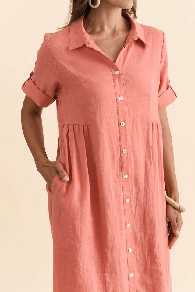 alt text|model:Cara image 6